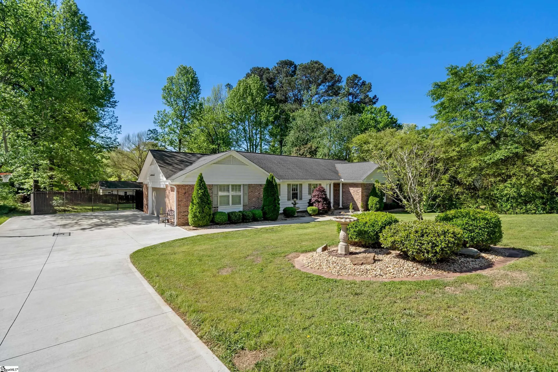 Property image 2 at 4 Rose Wood Drive, Greenville, SC 29607