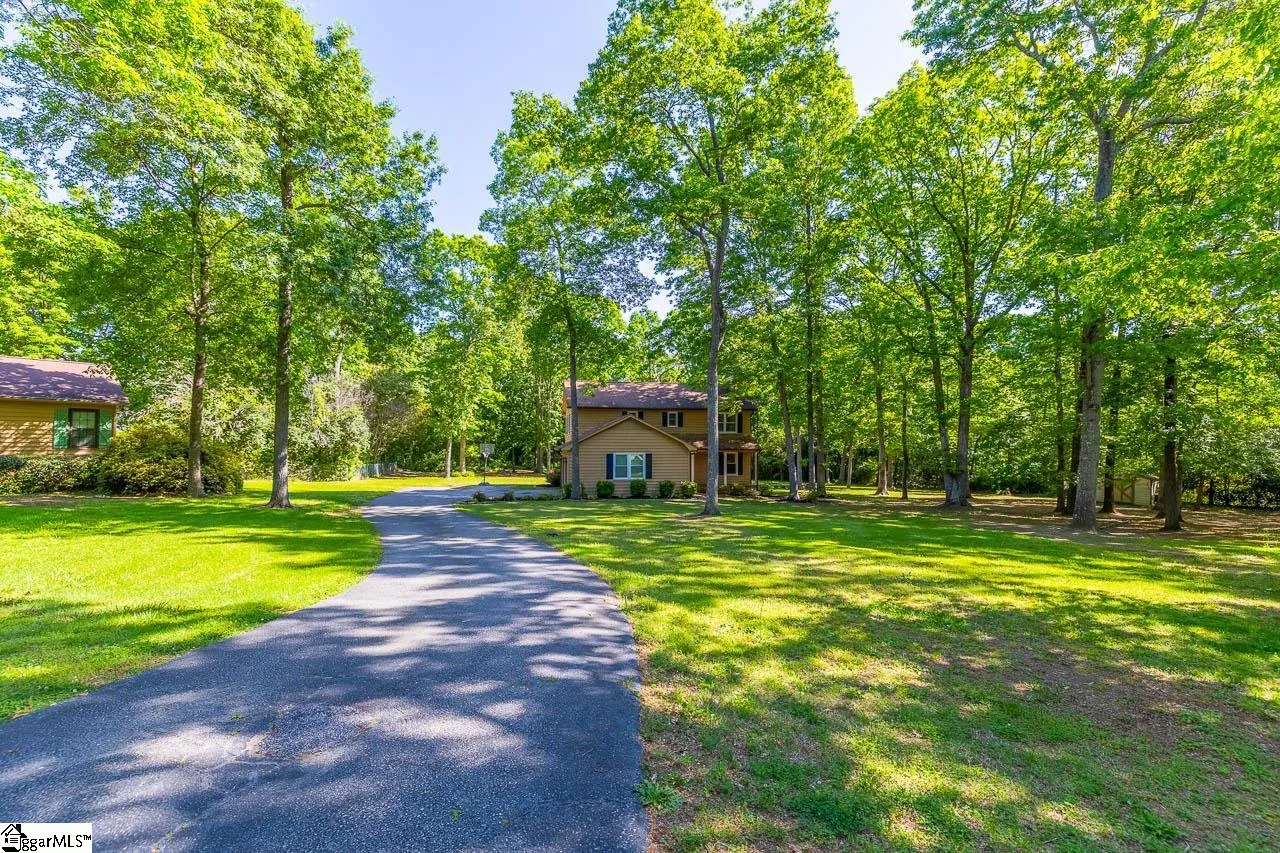 Property image 3 at 32 Dewridge Court, Spartanburg, SC 29301