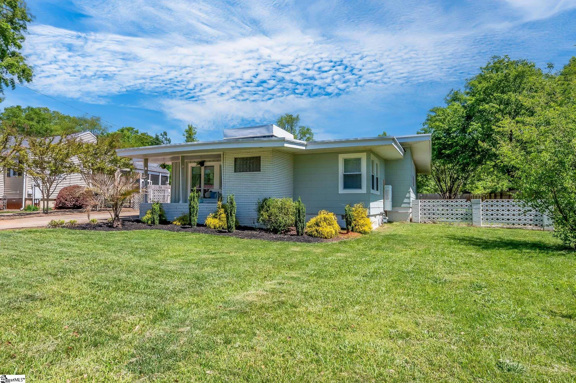 19 holmes Drive