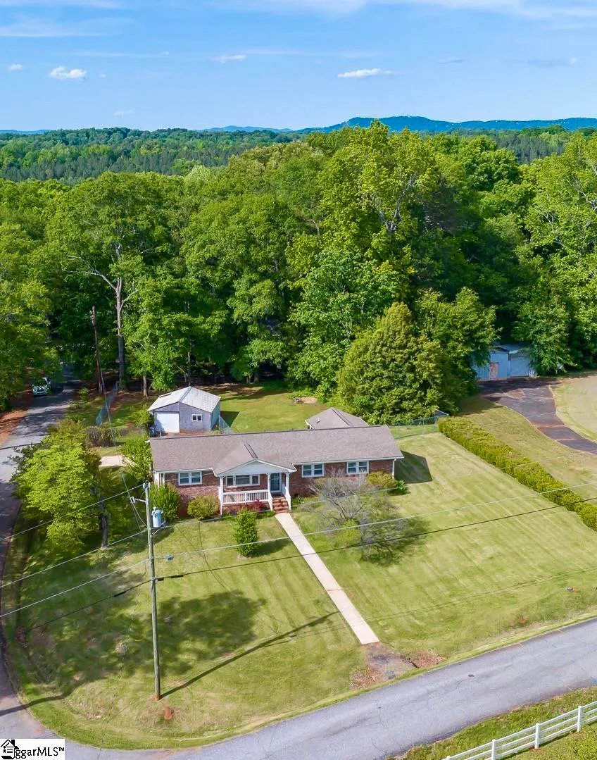 Property image 3 at 120 Knollview Drive, Greenville, SC 29611