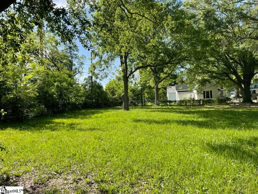 Property image 5 at 235 Oak Street, Clinton, SC 29325