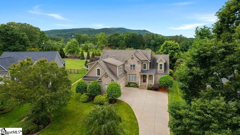 Property image 2 at 10 Thornbriar Court, Travelers Rest, SC 29690