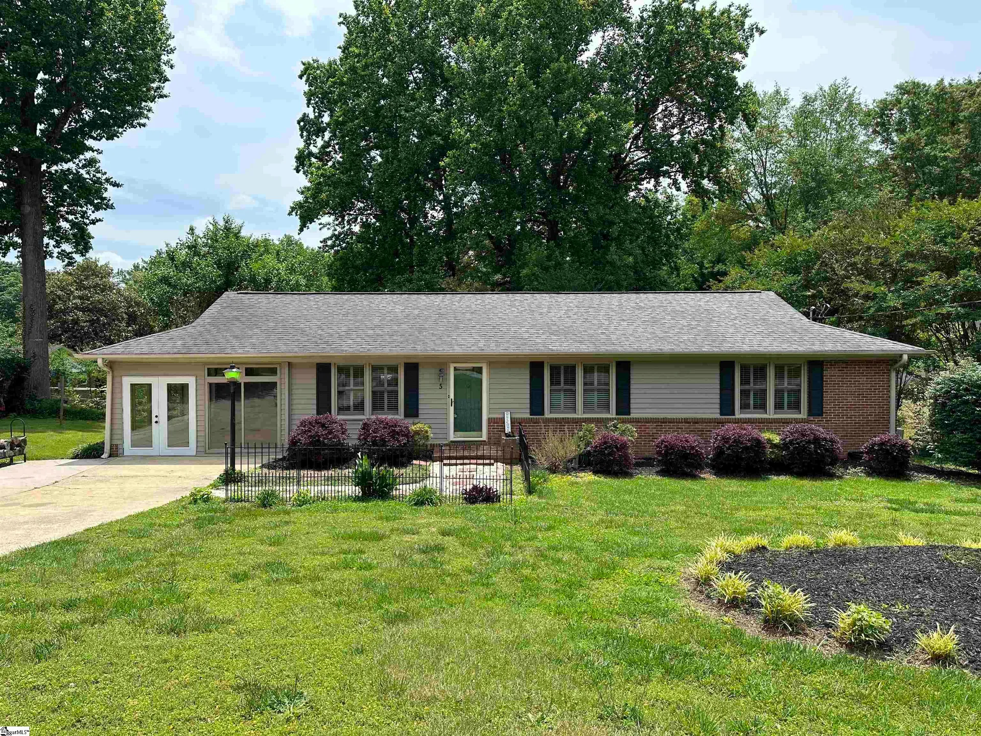 5 Live Oak Court