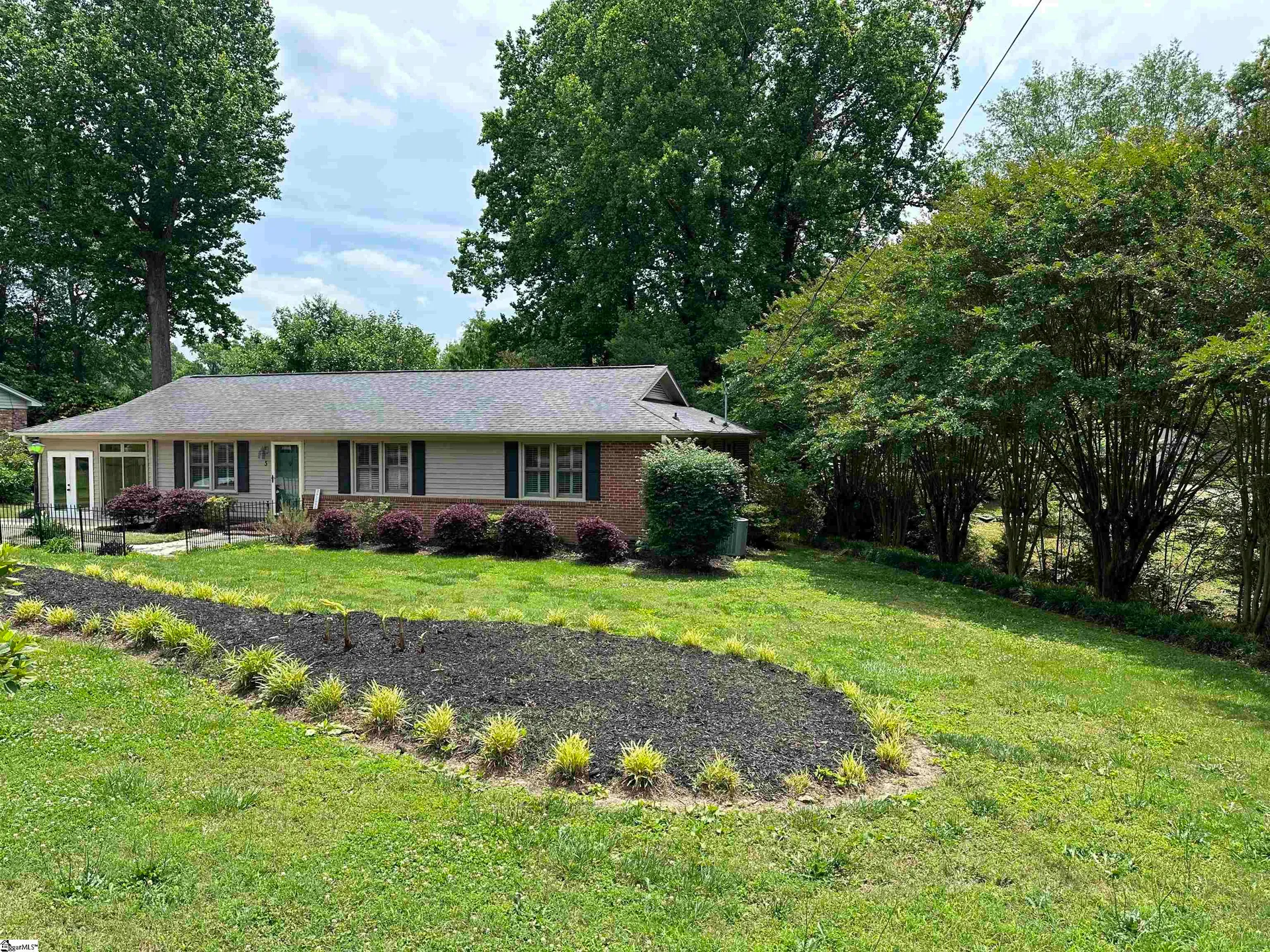 Property image 2 at 5 Live Oak Court, Taylors, SC 29687