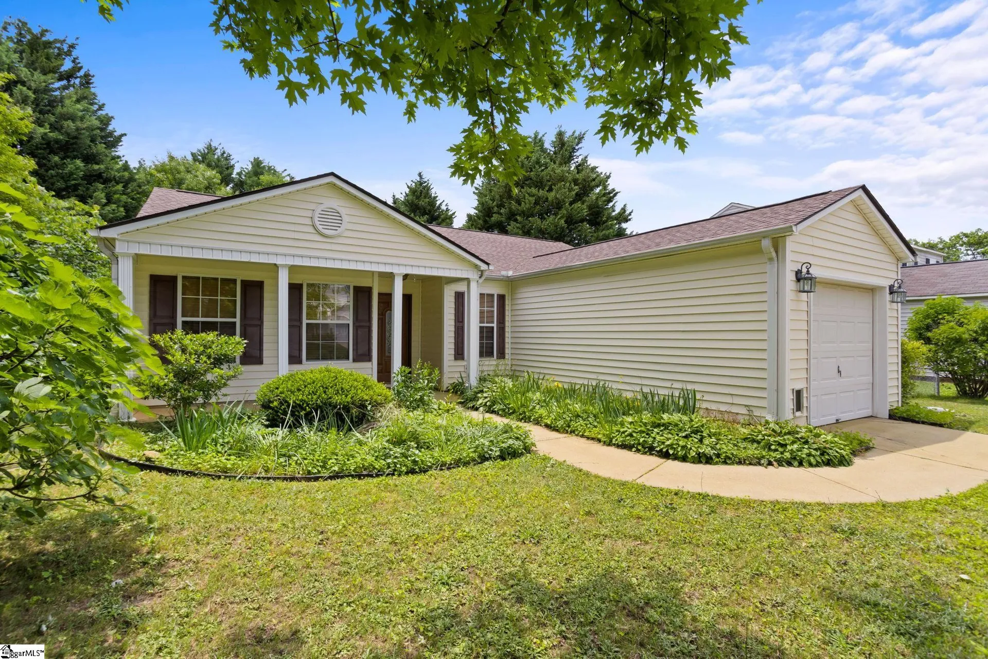 Property image 3 at 402 Tripmont Court, Simpsonville, SC 29680