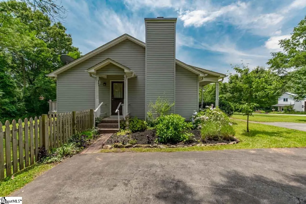 Property image 3 at 115 Deborah Lane, Greenville, SC 29611