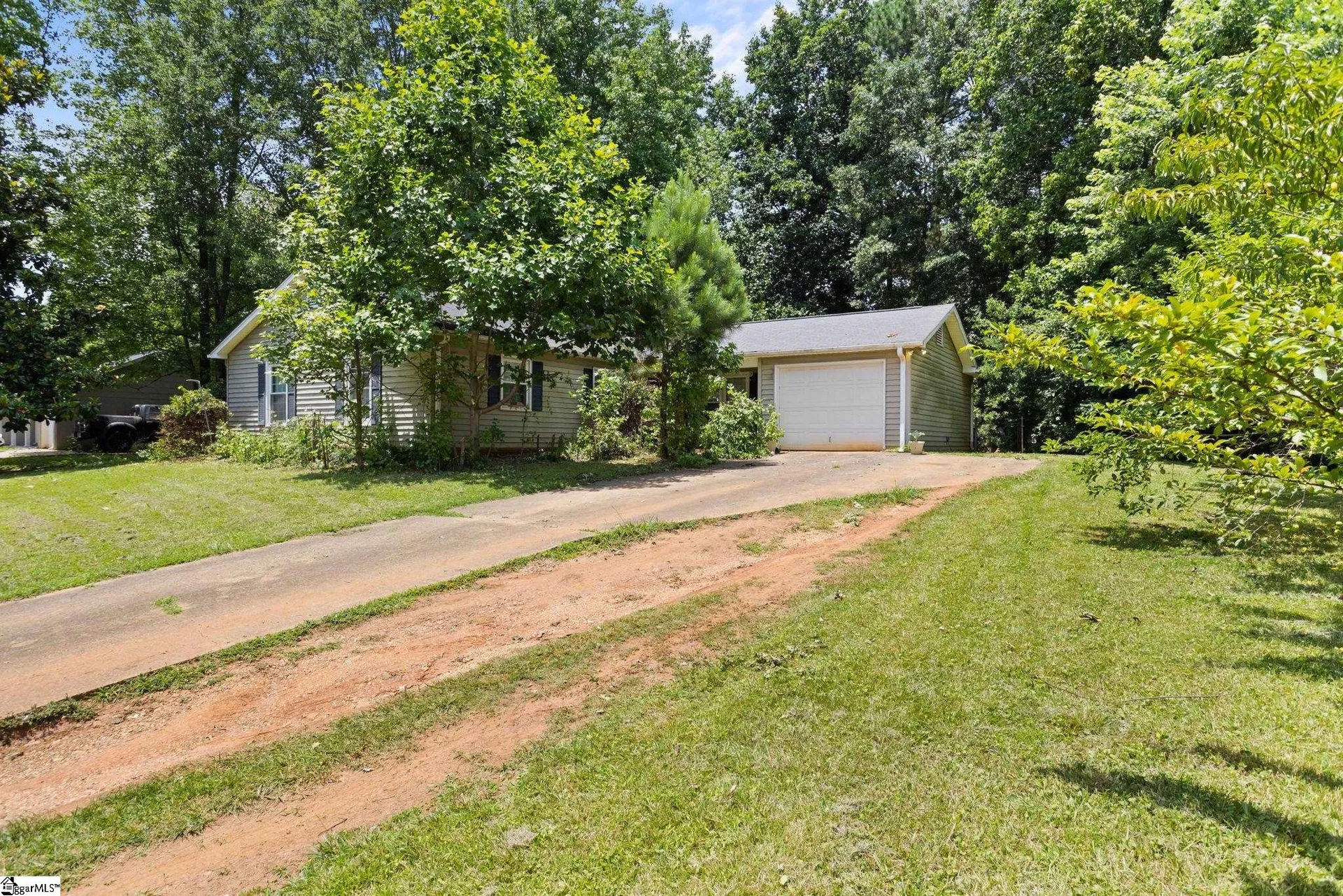 Property image 2 at 217 Hunters Trail, Greenville, SC 29615-4026
