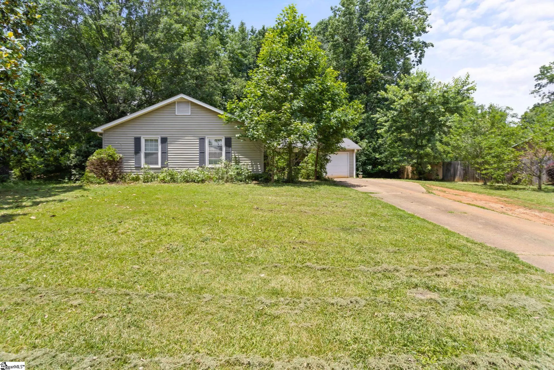 Property image 4 at 217 Hunters Trail, Greenville, SC 29615-4026