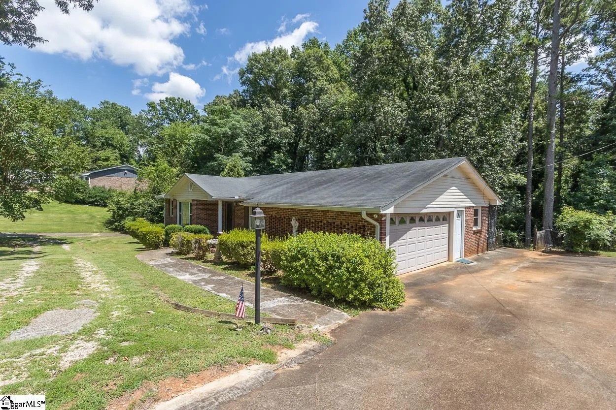 Property image 3 at 108 Nottingham Way, Anderson, SC 29621