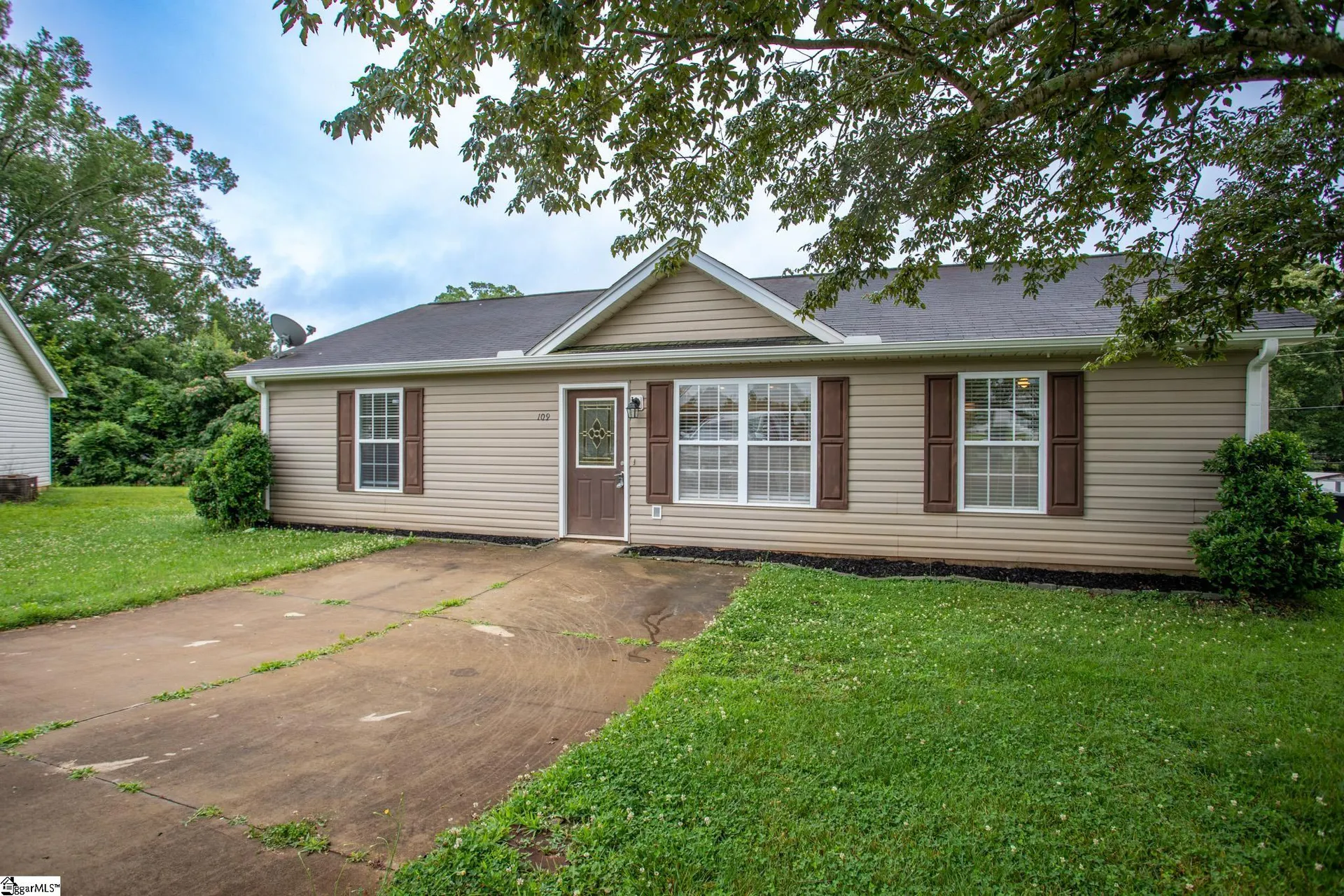 Property image 2 at 109 Pierre Court, Greenville, SC 29617