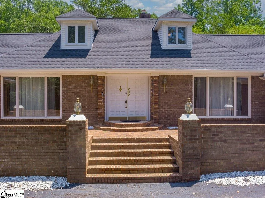 Property image 4 at 202 Woodlake Drive, Spartanburg, SC 29301