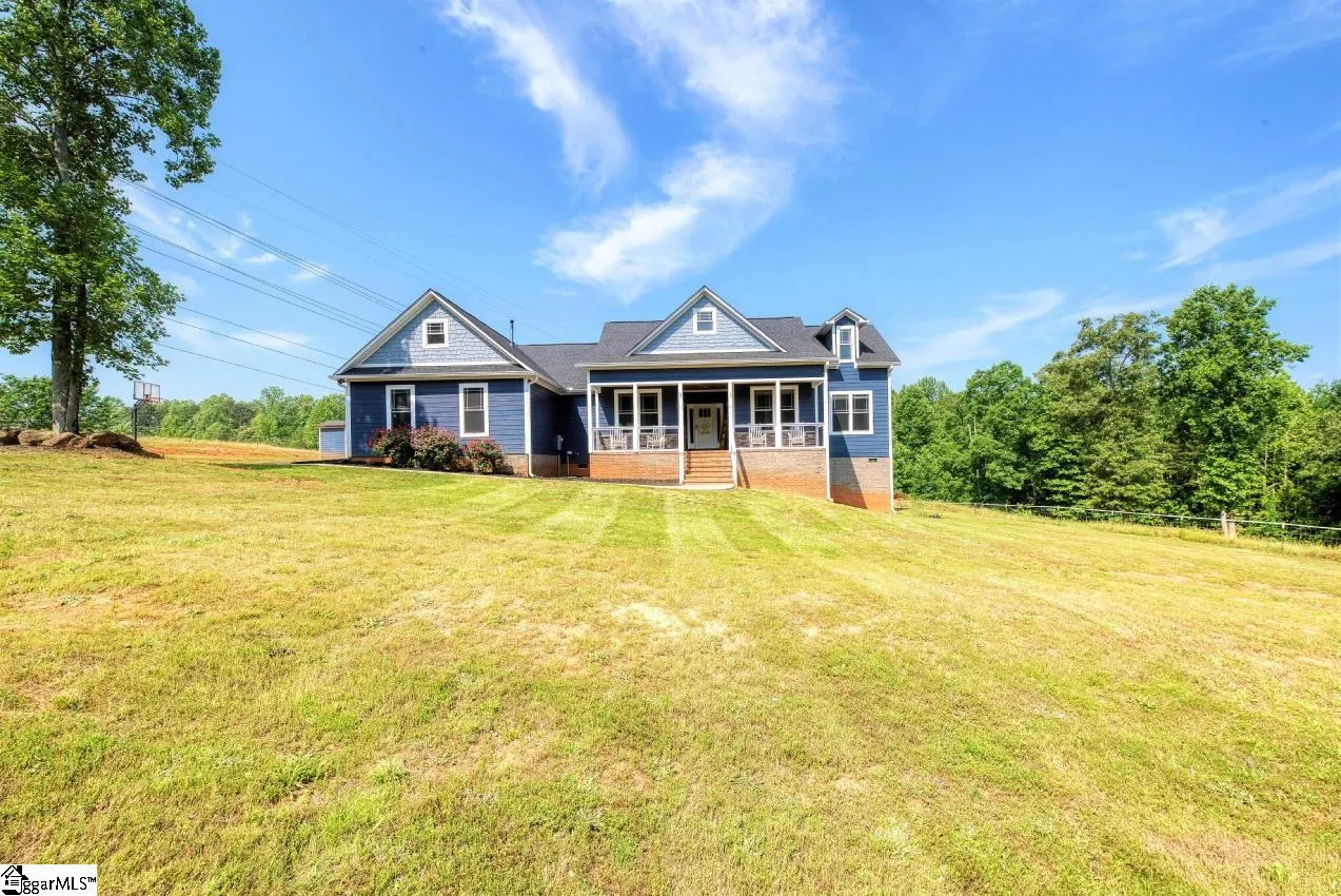 9 Lake Farm Court