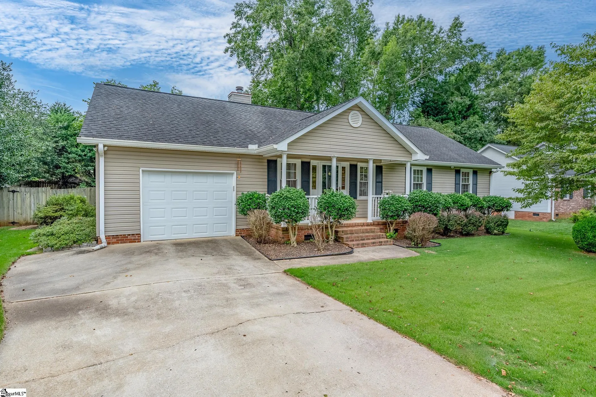 Property image 2 at 107 Waterbury Court, Simpsonville, SC 29680