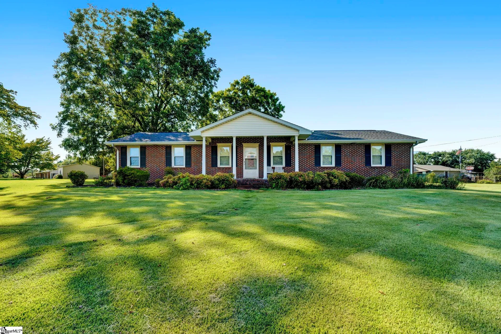 102 Colonial Lane