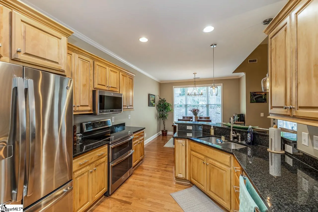 Property image 4 at 15 B Edge Court, Greenville, SC 29609