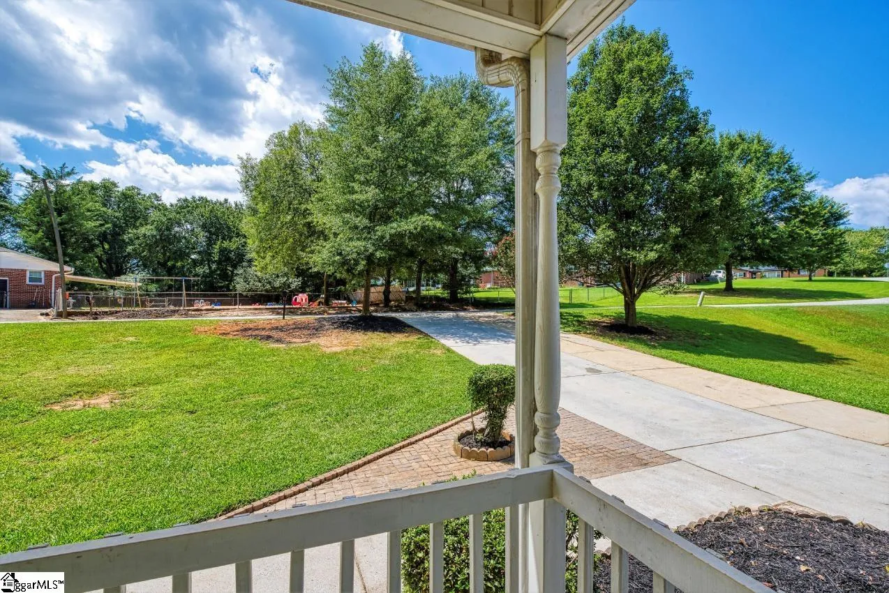 Property image 3 at 31 Northway Drive, Taylors, SC 29687