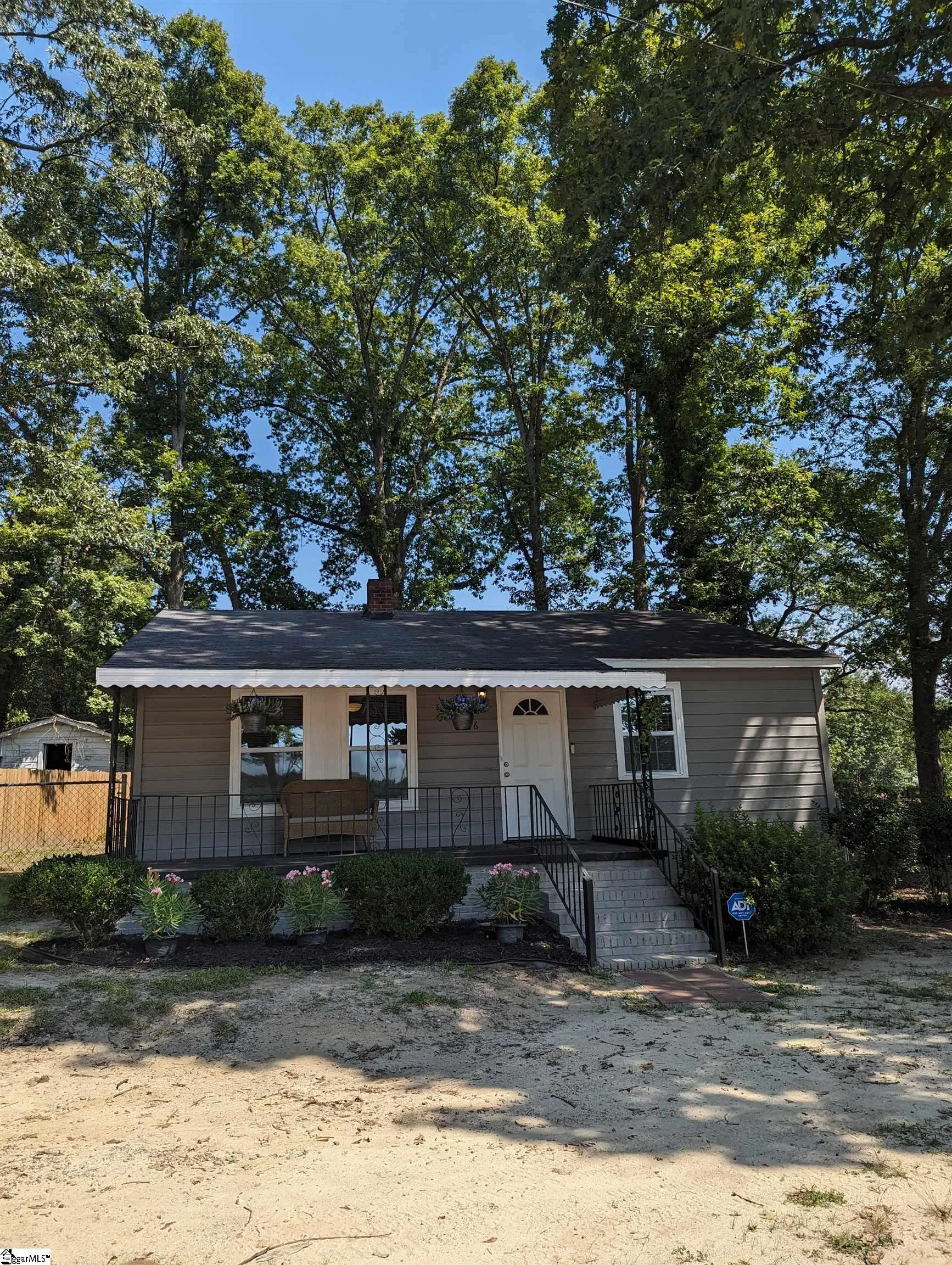 596 Davis Road