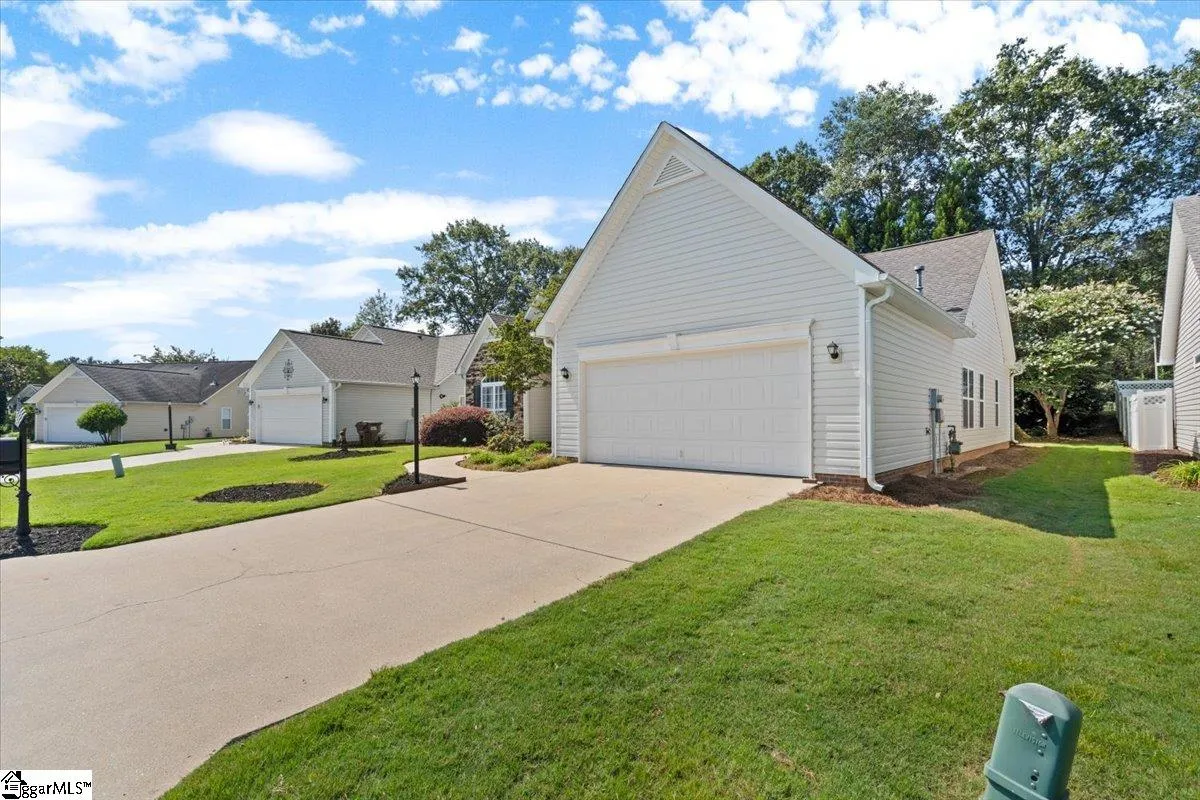 Property image 3 at 20 Cantera Circle, Greenville, SC 29615-6199
