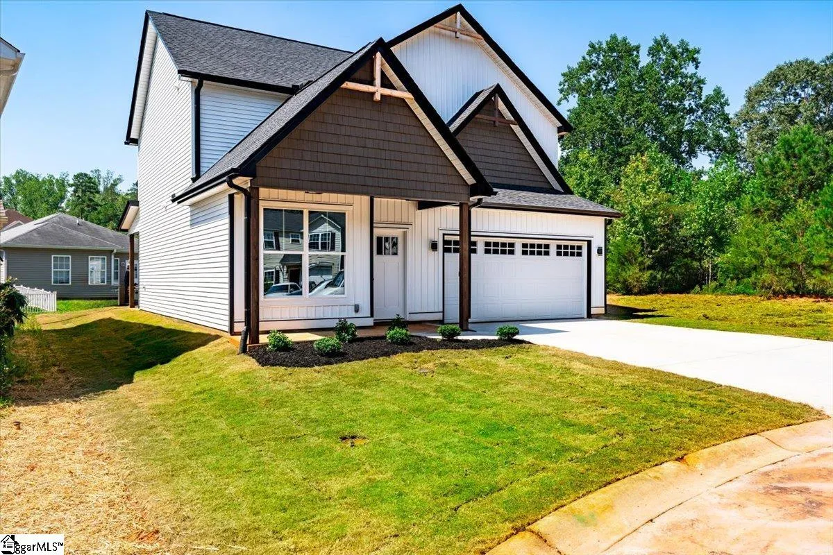 Property image 2 at 117 Pasco Court, Piedmont, SC 29673