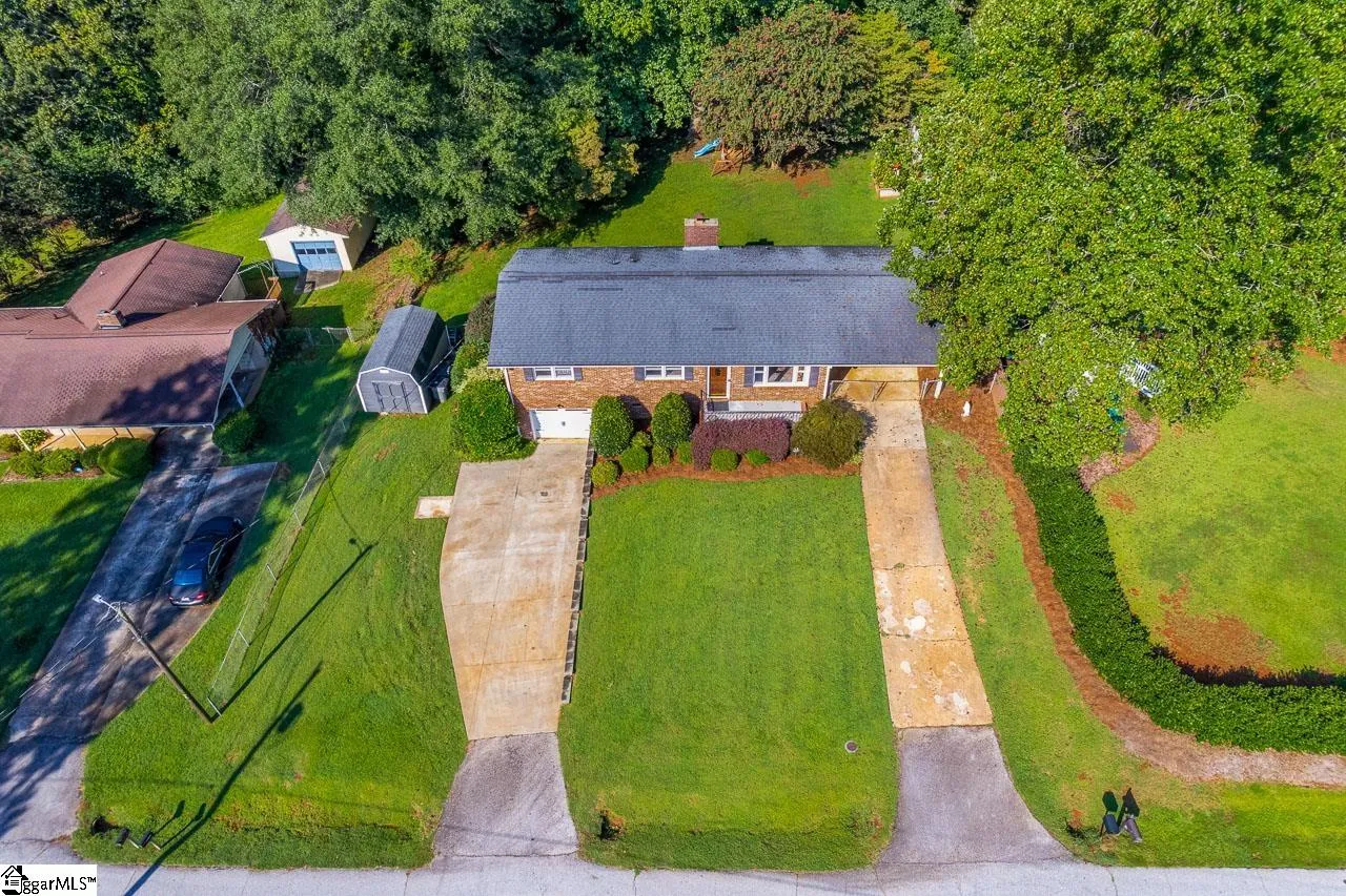 Property image 3 at 6 Harbor Drive, Greenville, SC 29611