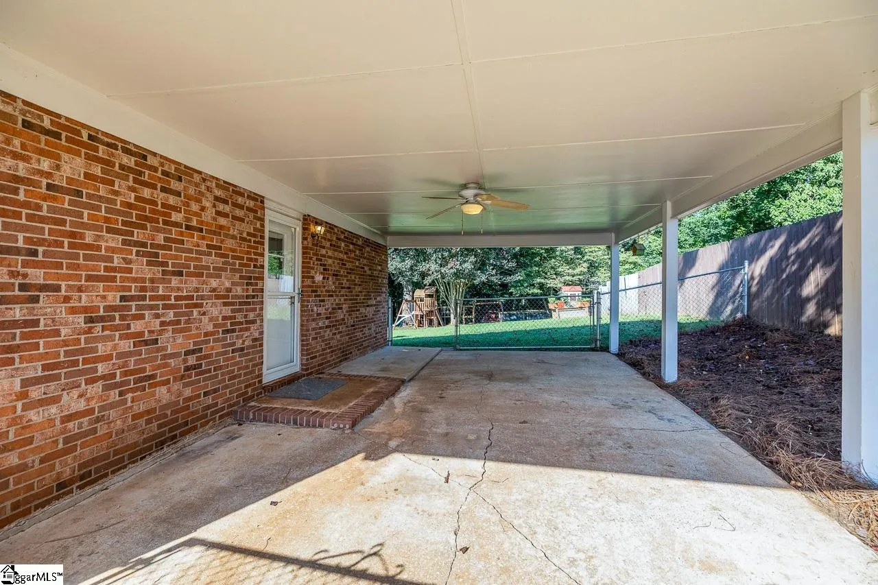 Property image 4 at 6 Harbor Drive, Greenville, SC 29611