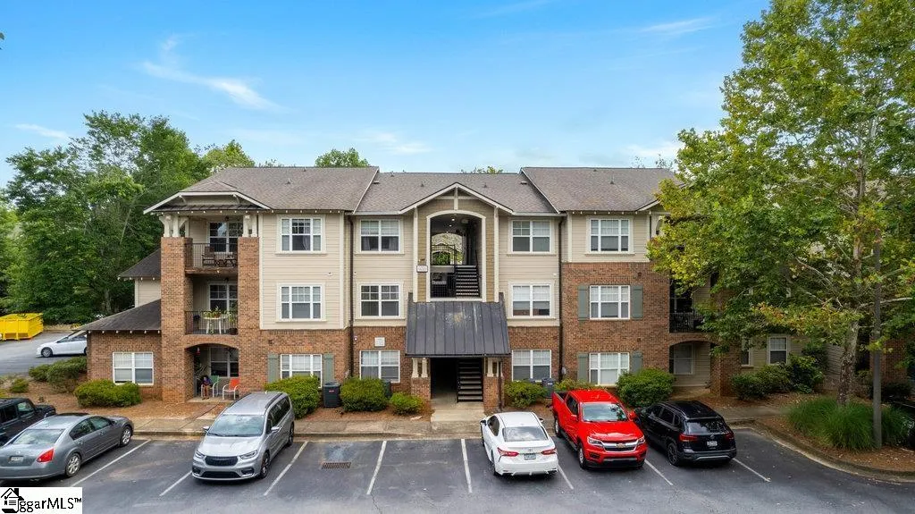 833 Old Greenville Highway