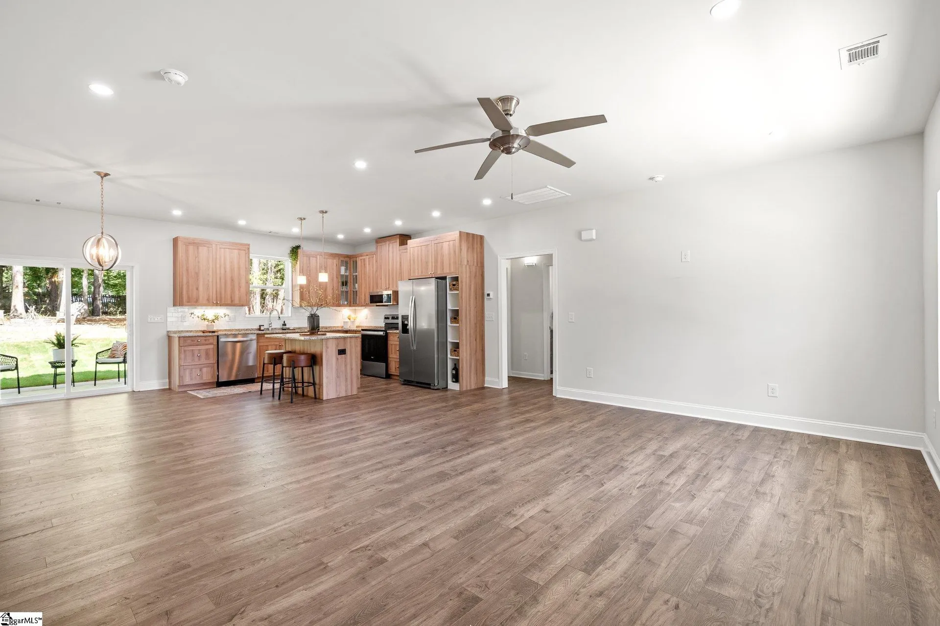 Property image 4 at 303 Churchill Circle, Greenville, SC 29605