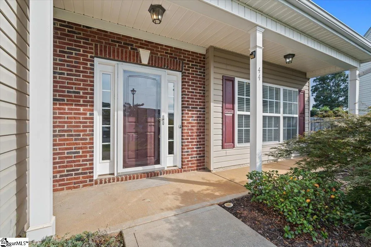 Property image 2 at 44 Hurshfield Court, Taylors, SC 29687