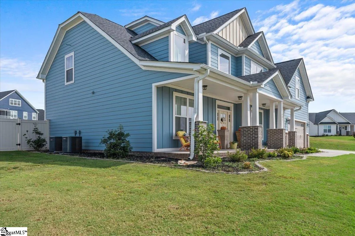 Property image 3 at 401 Charney Lane, Greer, SC 29651