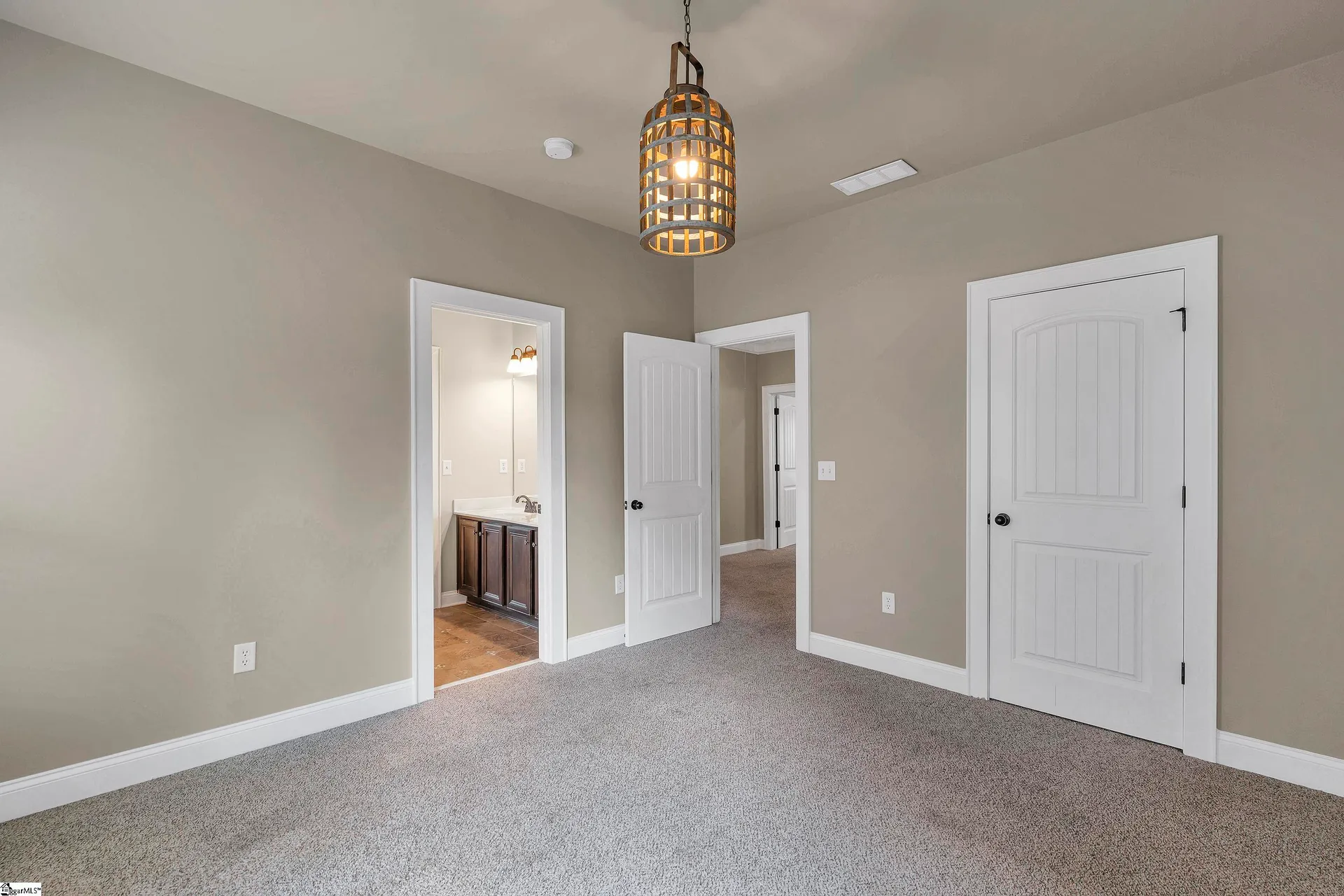 Property image 4 at 130 Keowee Avenue, Greenville, SC 29605