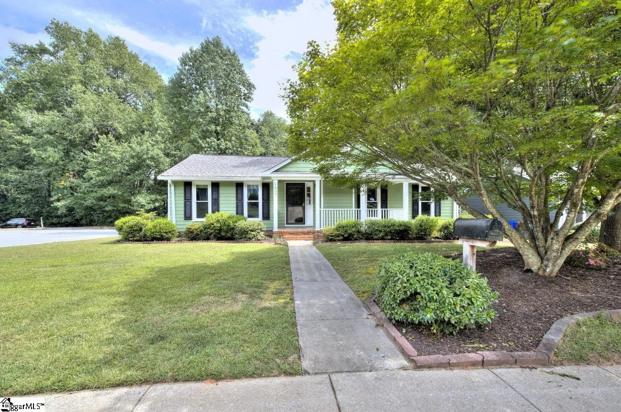 Property image 2 at 1055 Summit Drive, Greenville, SC 29609