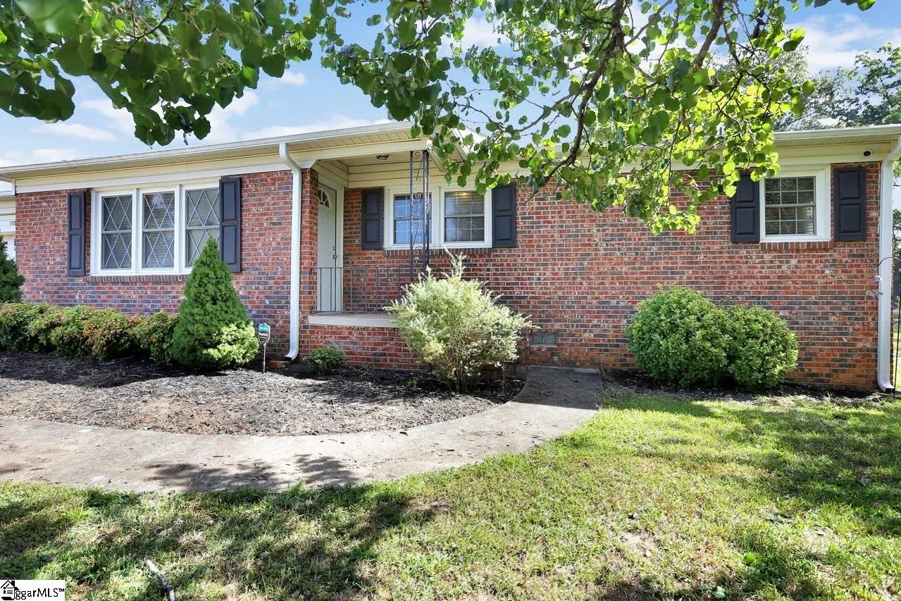 103 Live Oak Way