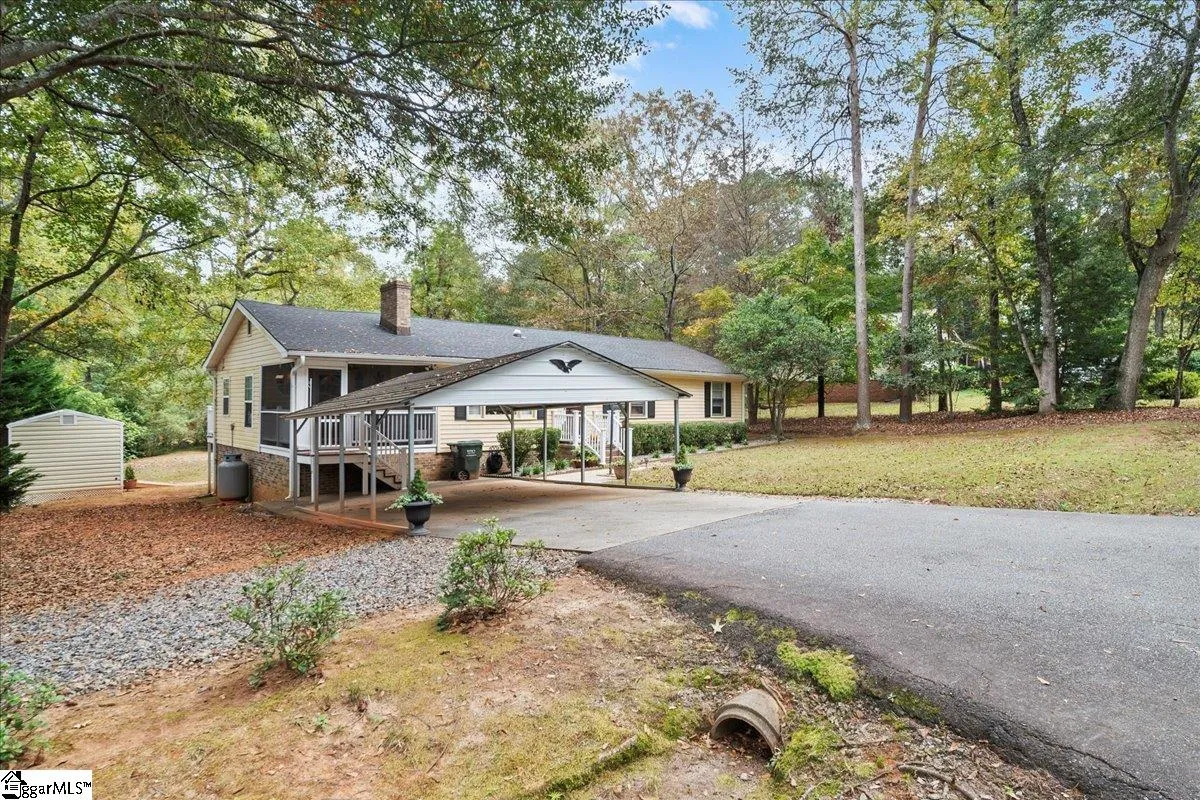 Property image 3 at 229 Enoree Circle, Greer, SC 29650