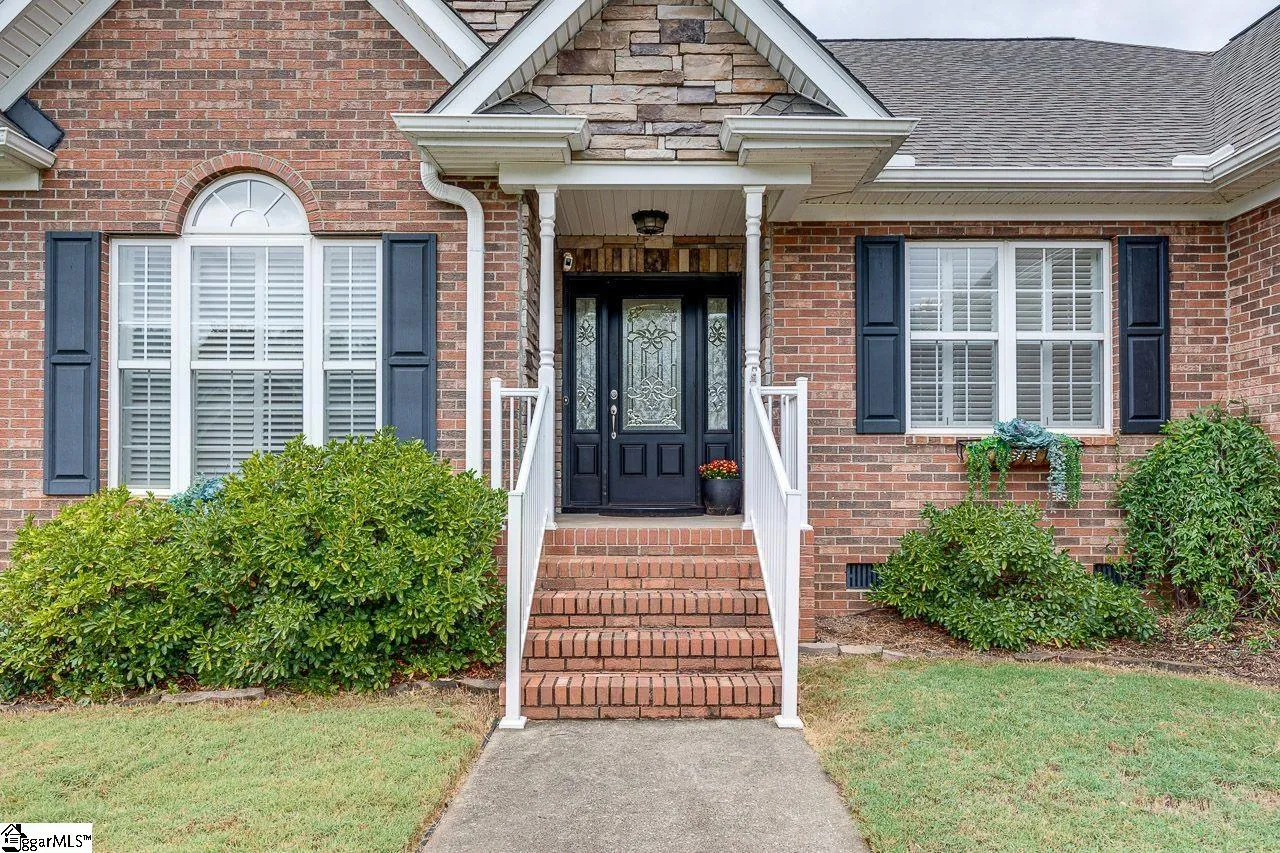 Property image 3 at 111 W Spindletree Way, Greer, SC 29650