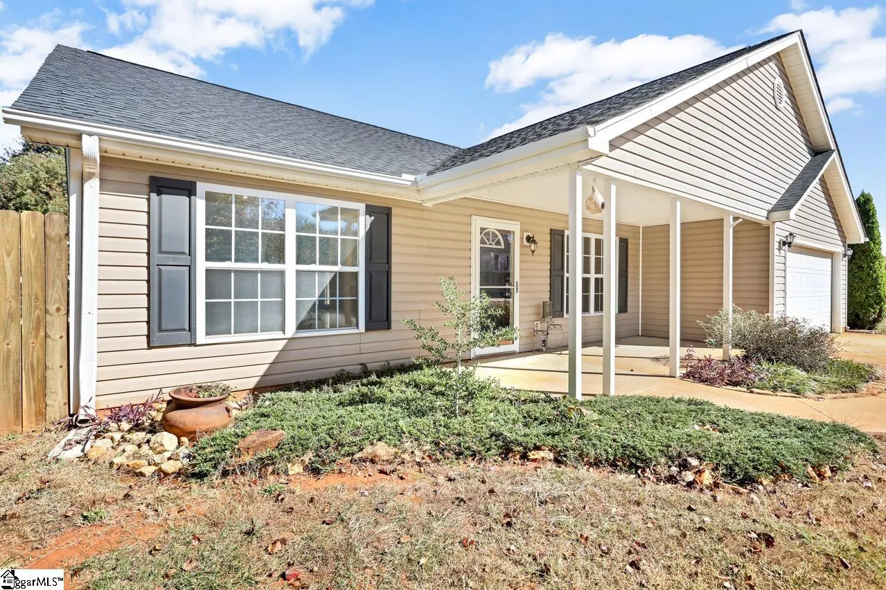 Property image 3 at 200 Haylands Trail, Taylors, SC 29687