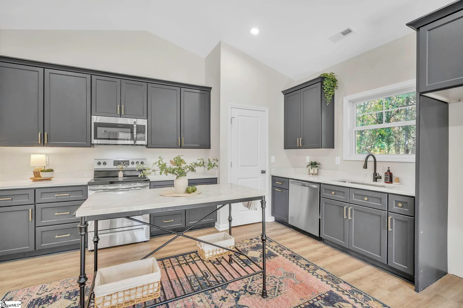 Property image 4 at 19 Oakvale Circle, Piedmont, SC 29673
