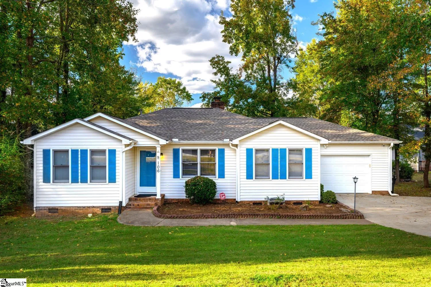 Property image 2 at 106 Waterbury Court, Simpsonville, SC 29680