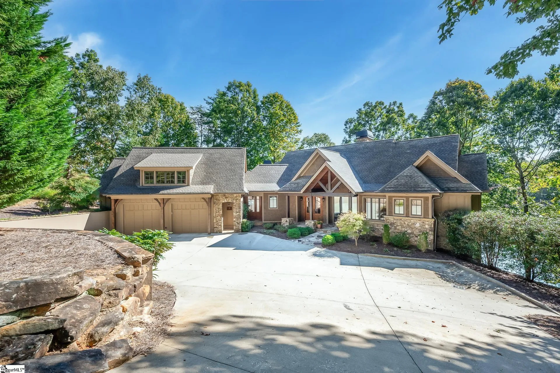 920 Woodlake Way