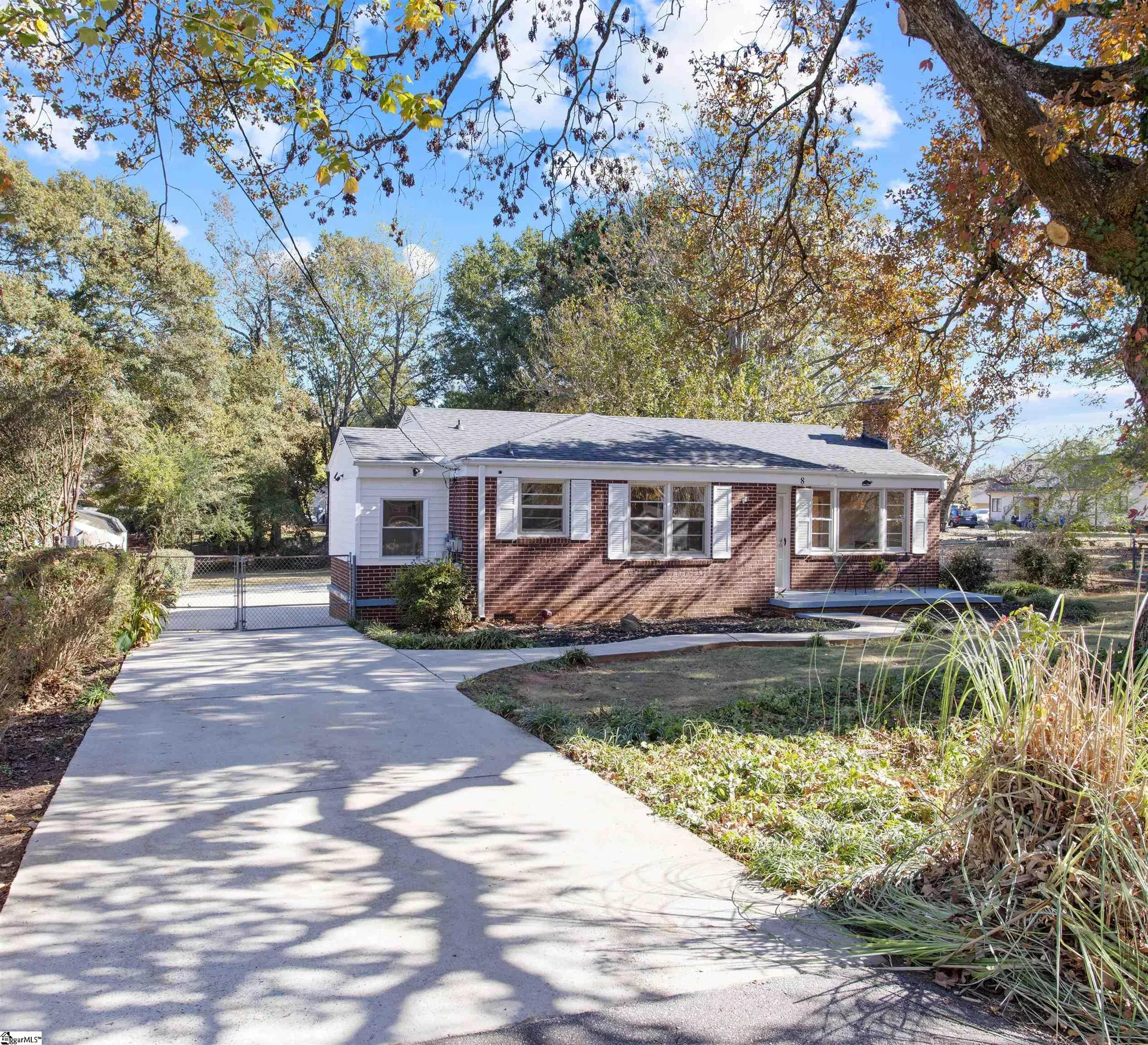 Property image 2 at 8 Linda Lane, Greenville, SC 29617-8119