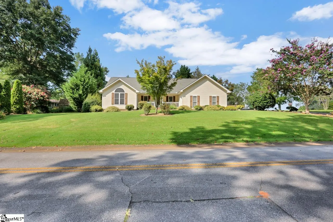 102 Cardinal Drive