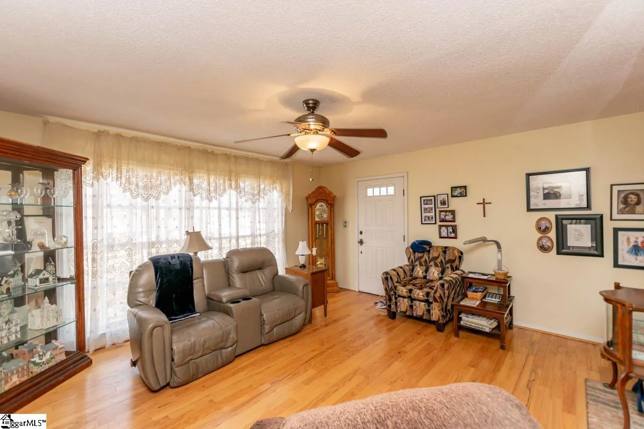 Property image 2 at 300 Alta Vista Circle, Travelers Rest, SC 29690