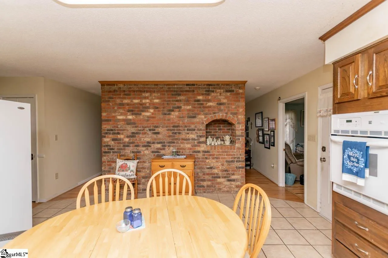 Property image 3 at 300 Alta Vista Circle, Travelers Rest, SC 29690