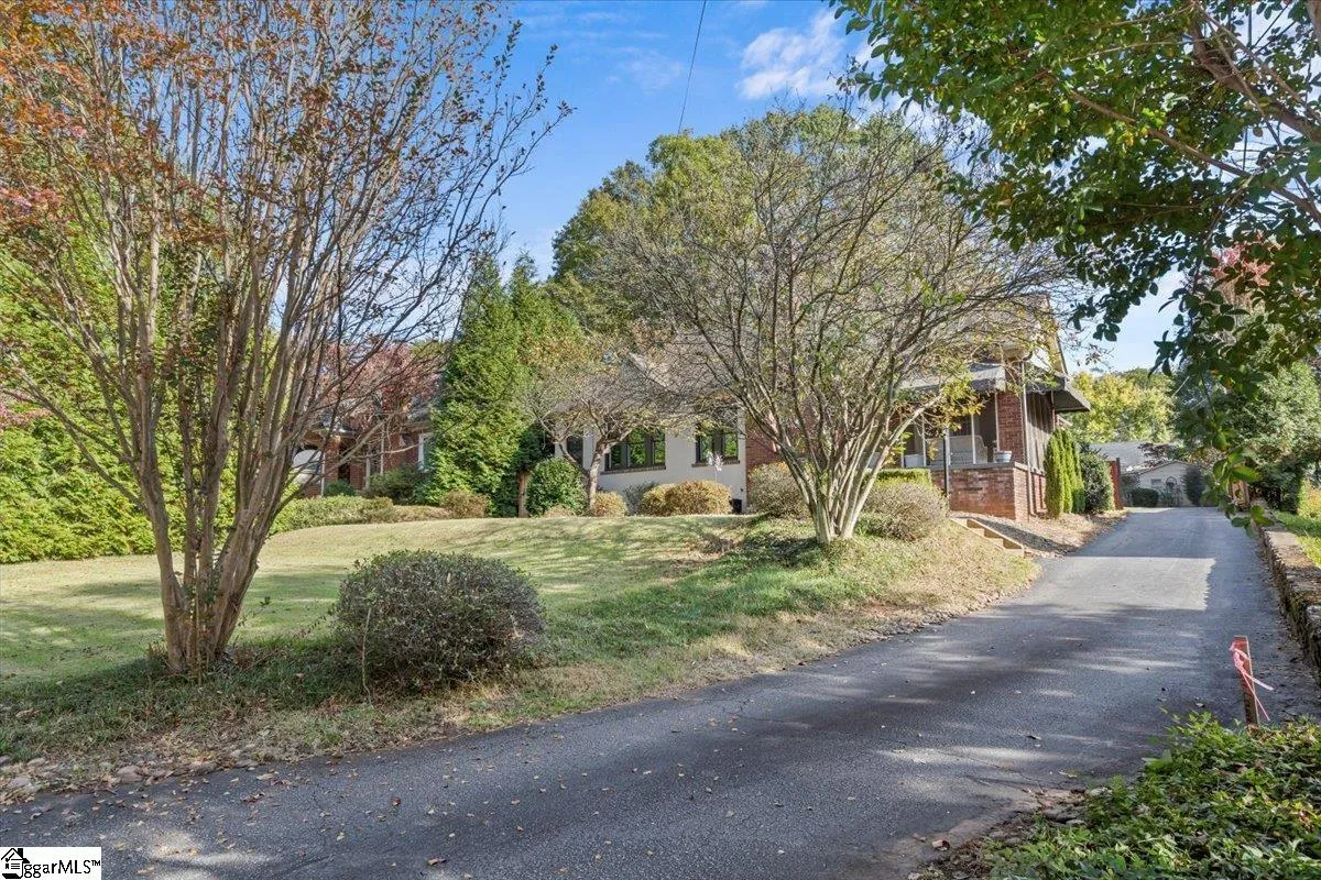 Property image 2 at 13 Augusta Court, Greenville, SC 29605