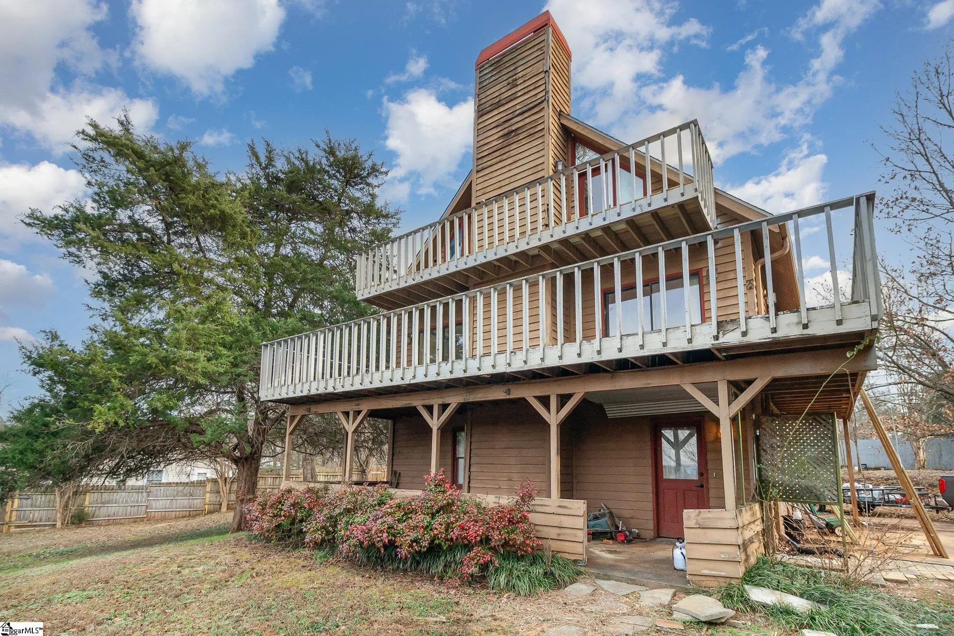 425 Skyline Drive