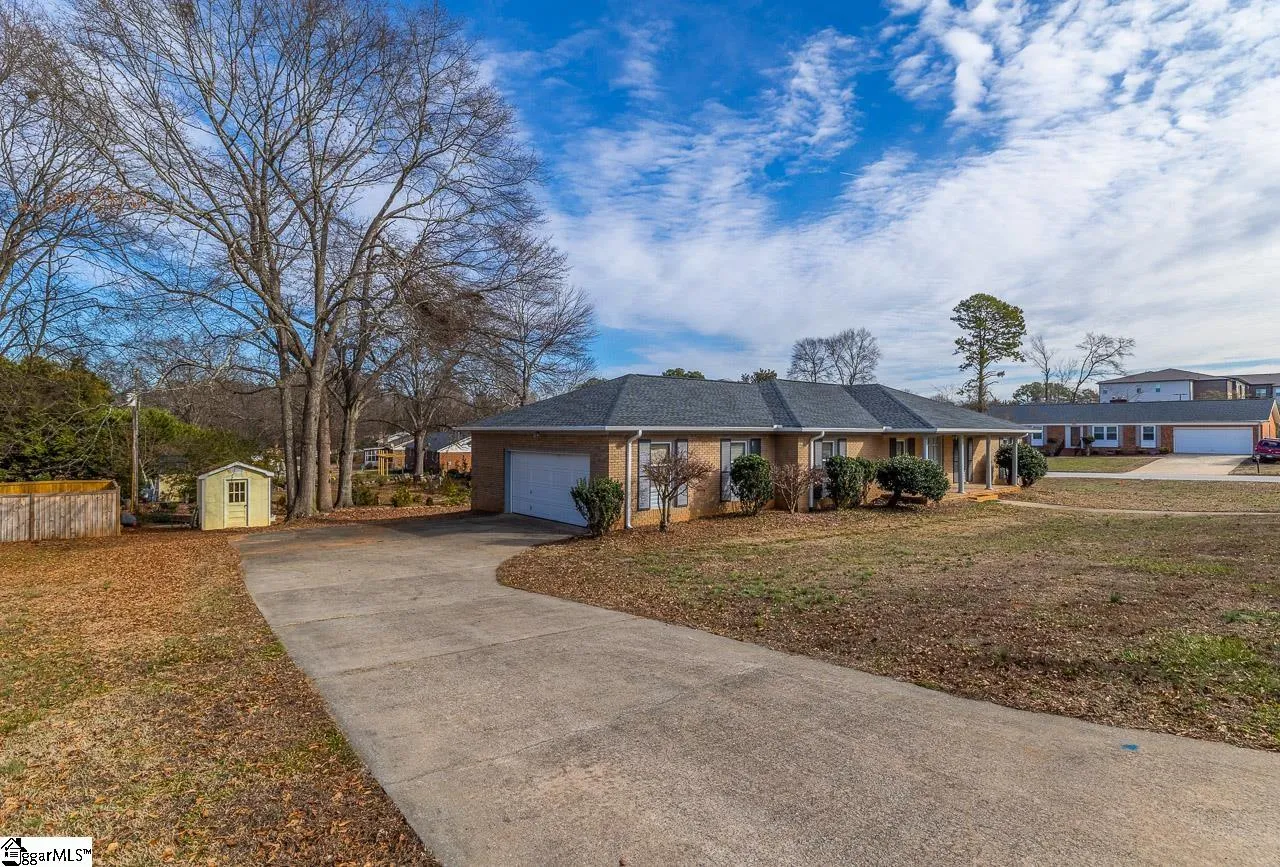 Property image 2 at 151 Oak Park Drive, Mauldin, SC 29662-2039