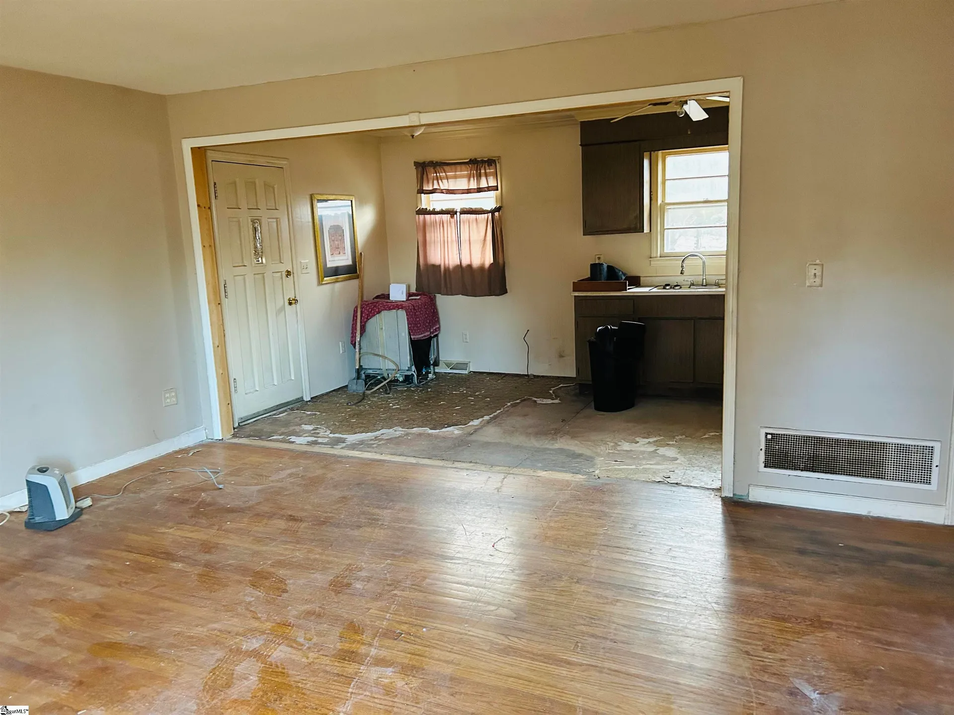Property image 2 at 131 Catlin Circle, Greenville, SC 29607
