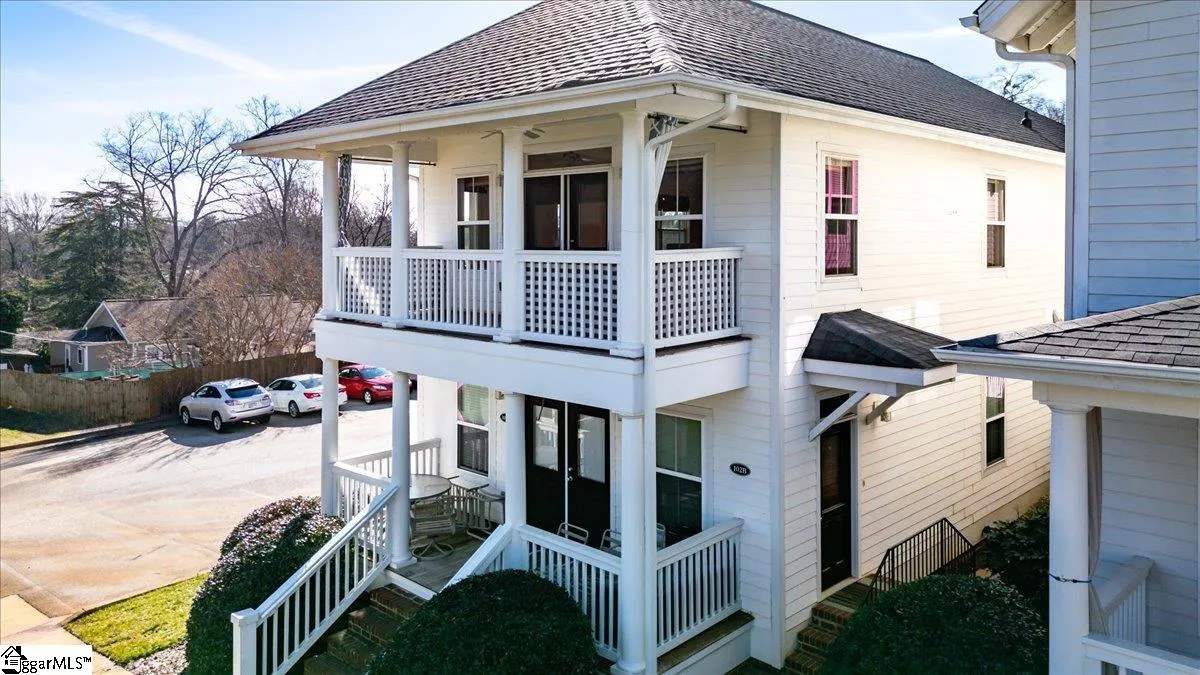 Property image 2 at 102 B Woodside Circle, Greenville, SC 29609
