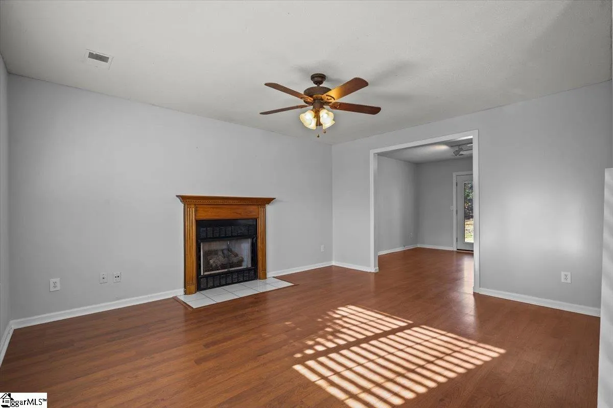 Property image 2 at 321 Little Dipper, Greer, SC 29651
