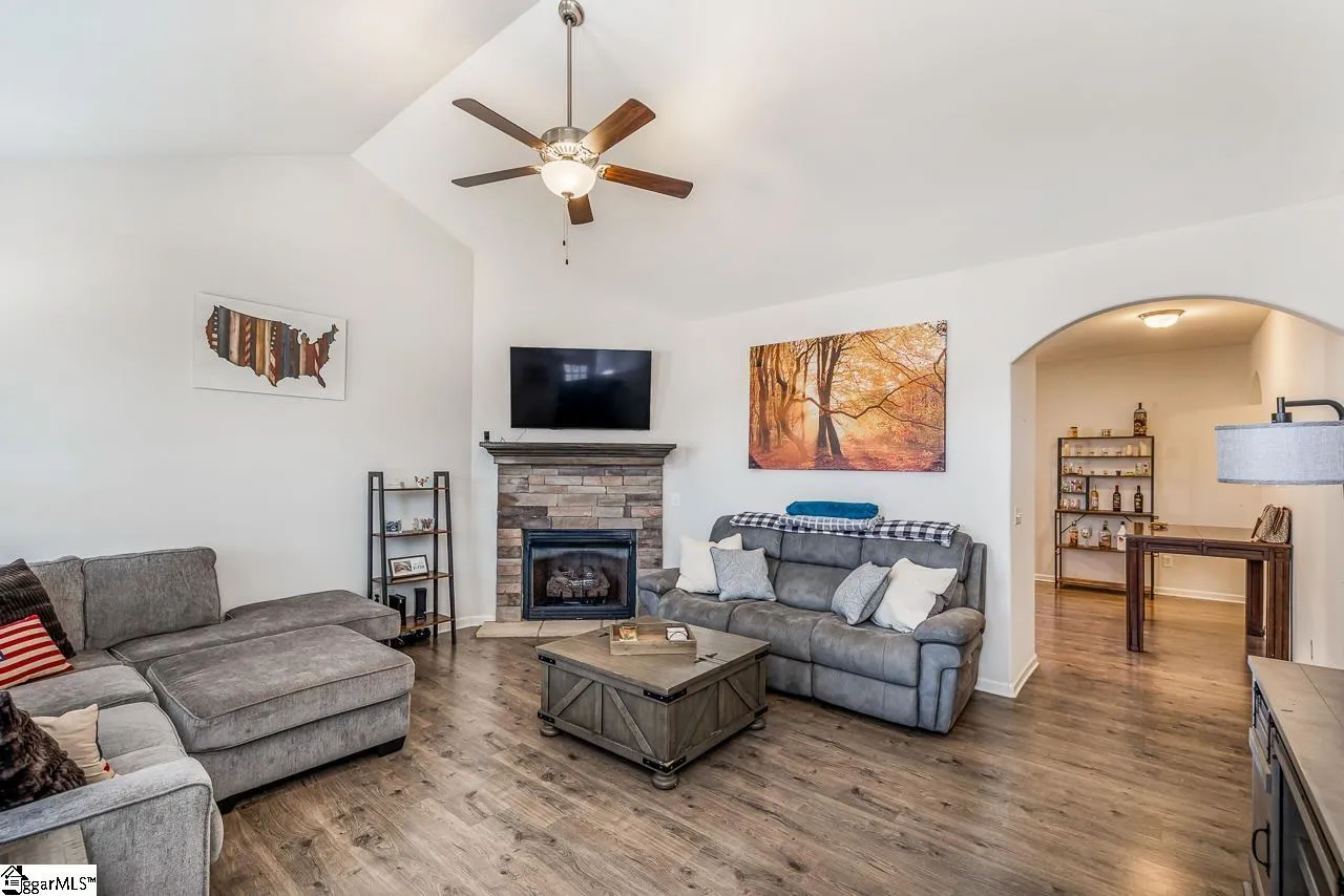 Property image 3 at 111 Ramshackle Way, Greer, SC 29650