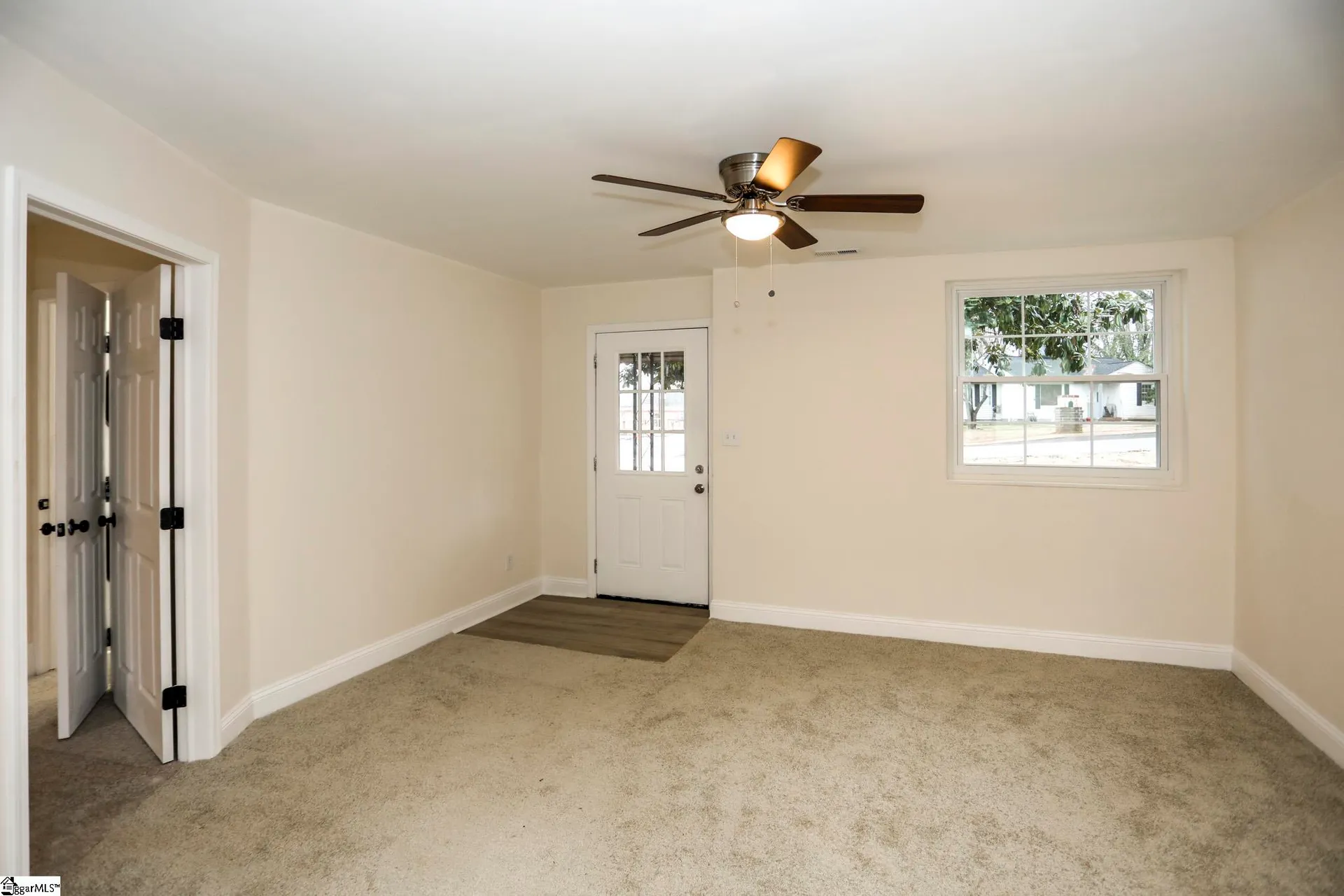 Property image 2 at 32 Ridgeway Drive, Greenville, SC 29605